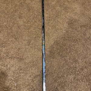 Intermediate Bauer Twitch Right Handed Hockey Stick P28 65 Flex (New)