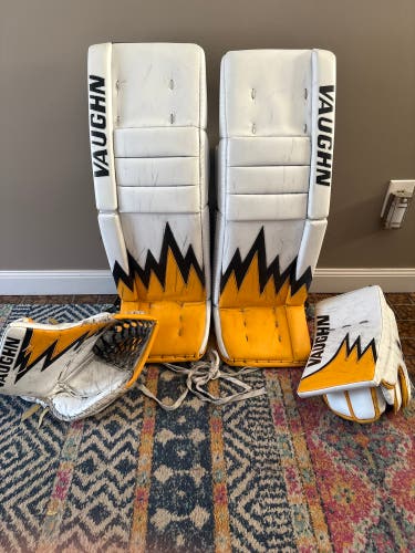 34" Vaughn V10 Pro Carbon Goalie Leg Pads (Used)