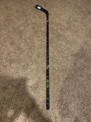 New Senior Bauer Right Handed P28 Ag5nt Hockey Stick