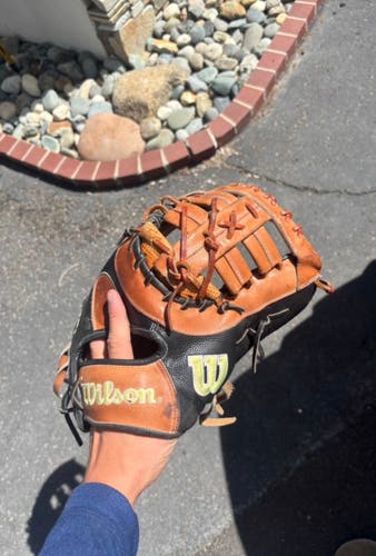 Wilson A2000 RH First Base Baseball Glove 12" (Used)