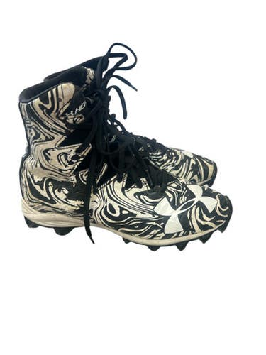 Used Under Armour HIGHLIGHT Jr FB Cleats Black And White Junior 04.5 11862-S000091936