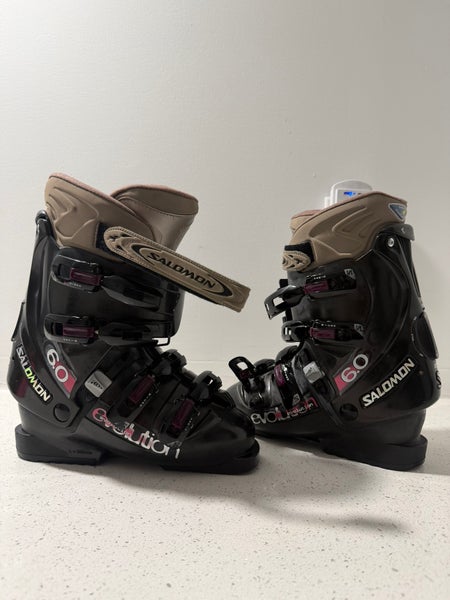 Mondo 24 & 24.5 Salomon Evolution 7.0 Ski Boots (Used)