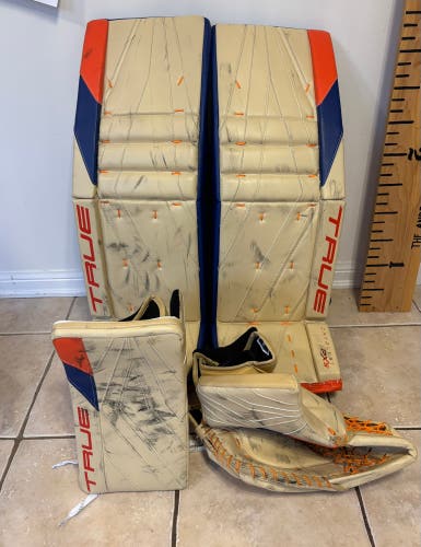 34" + 2.5” 2025 True Catalyst PX5 Regular Goalie Full Set Pro Stock (Used)