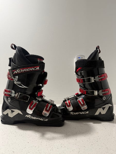 Mondo 30 & up Nordica Dobermann Ski Boots (Used)