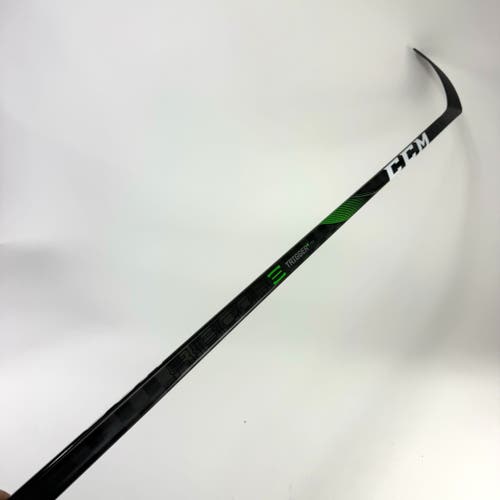 New Right CCM RIbcor Trigger 4 Pro | 65 Flex P29 Curve Grip | J782