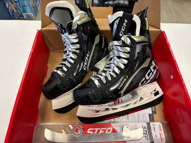 CCM AS-V Hockey Skate SIZE 6 REGULAR *INCLUDES STEP STEEL*
