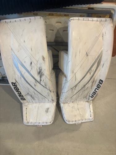 Senior Small 2023 Bauer Vapor Hyperlite 2 Goalie Leg Pads (Used)