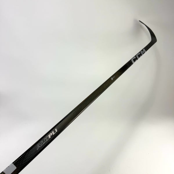 New Right Black CCM Jetspeed FT8 Pro | 65 Flex P92 Curve Grip | J777