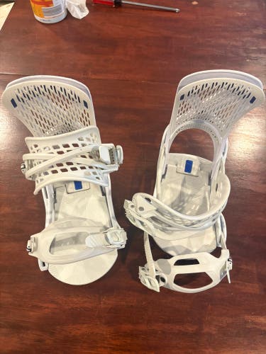 Men's Medium Burton Genesis Snowboard Bindings (Used)