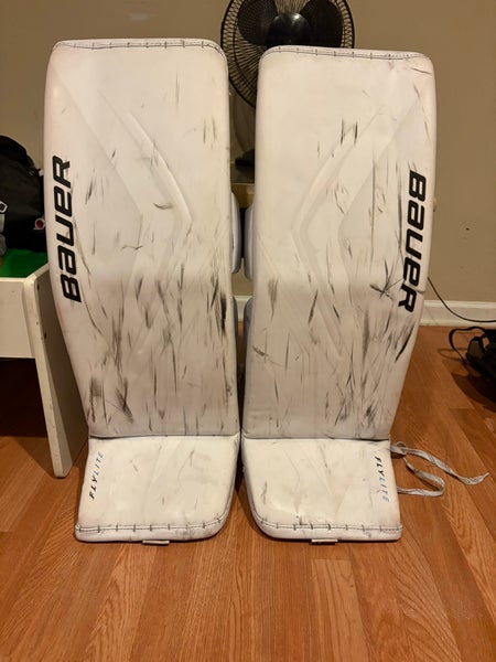 35" 2025 Bauer FlyLite Goalie Leg Pads Pro Stock (Used)