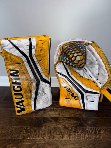 Vaughn V10 Pro Carbon Regular Pro Stock Glove and Blocker