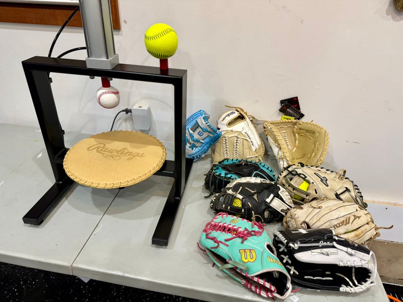 2025 Wilson A2000 RH Catcher's Softball Glove 34" (New)