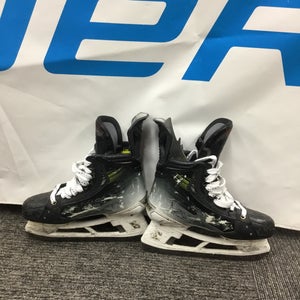 Bauer Vapor Hyperlite 2 Hockey Skates (Used) (4 Sets of Steel)