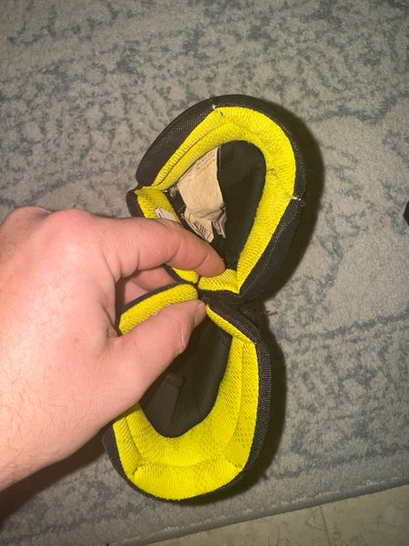 Bauer Supreme Ultrasonic Gloves 9" (Used)