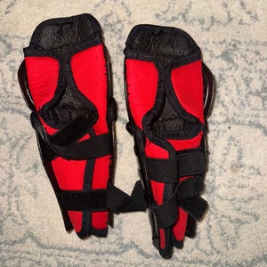 Junior CCM RBZ 8" Shin Pads (Used)