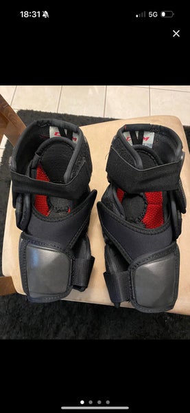 Pro Stock Medium CCM RBZ Pro Used Elbow Pads