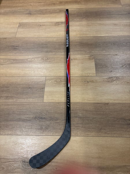 Junior Bauer Vapor FlyLite Right Handed Hockey Stick P92 50 Flex (Used)