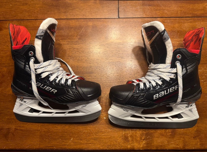 2023 Bauer Vapor X4 Hockey Skates Regular Width Size 4 (New)
