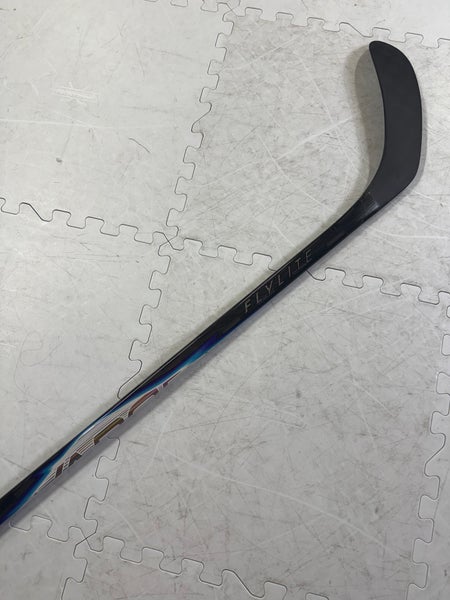 Single-Bauer Vapor FlyLite Right Handed Hockey Stick P92 77 Flex (New)