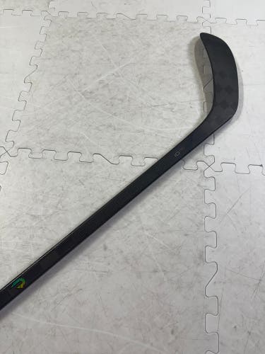 Single-CCM Ribcor Trigger 10 Pro Right Handed Hockey Stick P28 75 Flex (New)