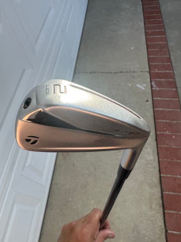 Men's TaylorMade P790 2 iron Right Handed Stiff Flex Graphite Shaft (Used)