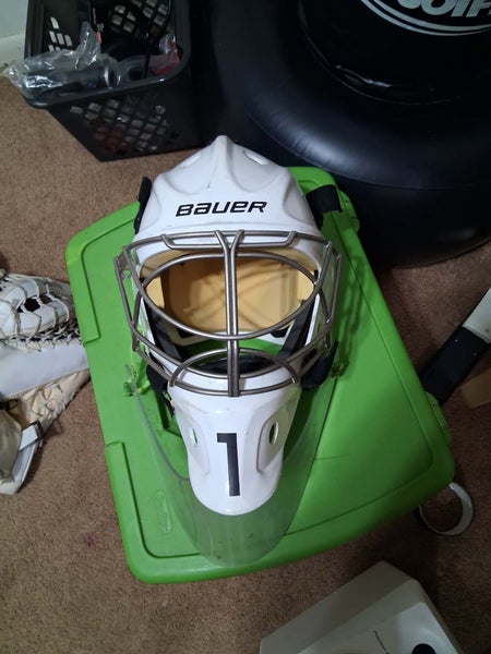 Senior 2008 Bauer NME 3 Goalie Mask
