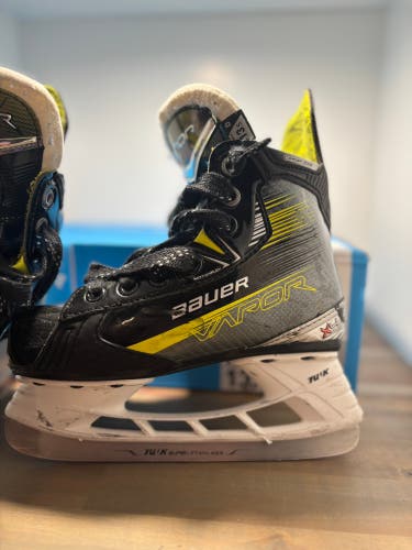 2023 Bauer Vapor X4 Hockey Skates