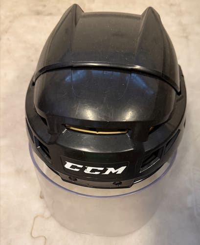 Large CCM Vector V08 Helmet (Used) w/ Bauer RBE visor