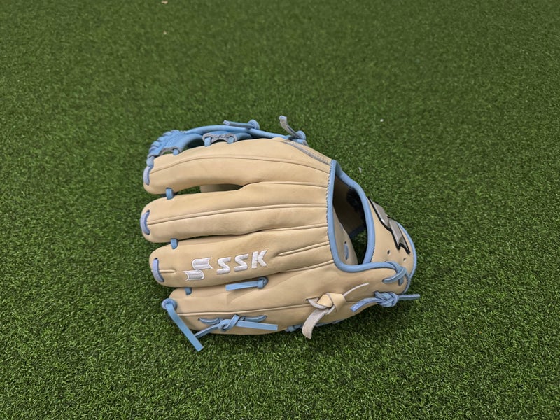 SSK RH Z7 Baseball Glove 11.75" (New)