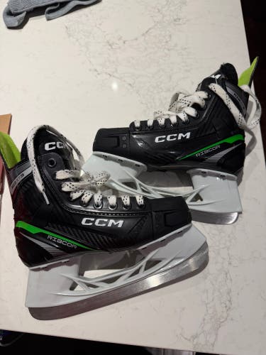 CCM Ribcor RIB XT Hockey Skates Regular Width Size 3 (Used)