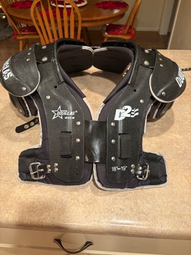 Medium Adult Douglas Legacy Shoulder Pads (Used)-