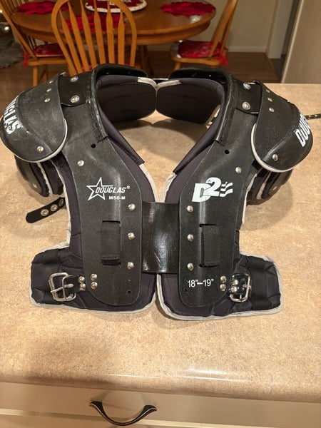 Medium Adult Douglas Legacy Shoulder Pads (Used)-