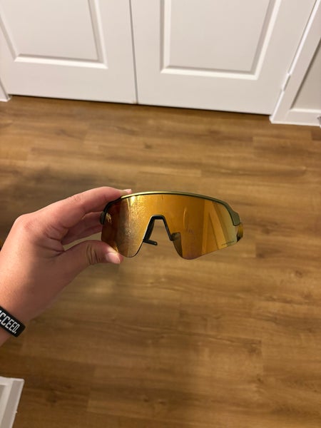 Unisex One Size Fits All Oakley Sutro Sunglasses (Used)