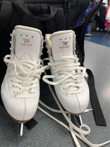 Risport Figure Skates Model RF3 Pro Size 220C Mirage Blades