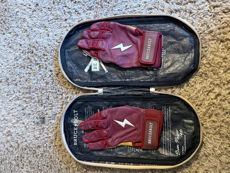 Bruce Bolt Premium Youth Medium Batting Gloves (like new)
