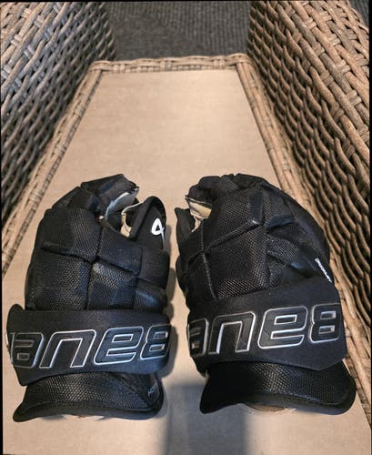 Bauer Supreme Mach Gloves 12" (Used)