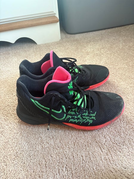 Kyrie Low size 11