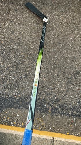 Bauer Vapor Hyperlite 2 Hockey Stick – Junior – 50 Flex – Left Hand – P92