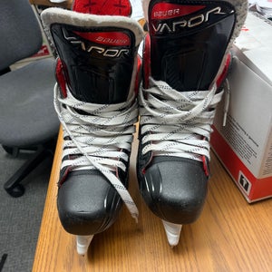 Bauer Vapor 3.7X Hockey Skates Regular Width Size 6.5 (Used)