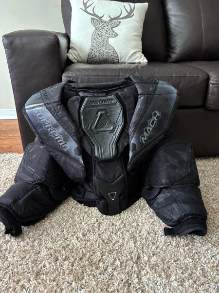Medium Bauer Mach Goalie Chest Protector (Used)