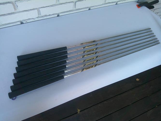 True Temper Dynamic Gold S400 (4i-PW) Iron Shaft Set - .355" - New Grips