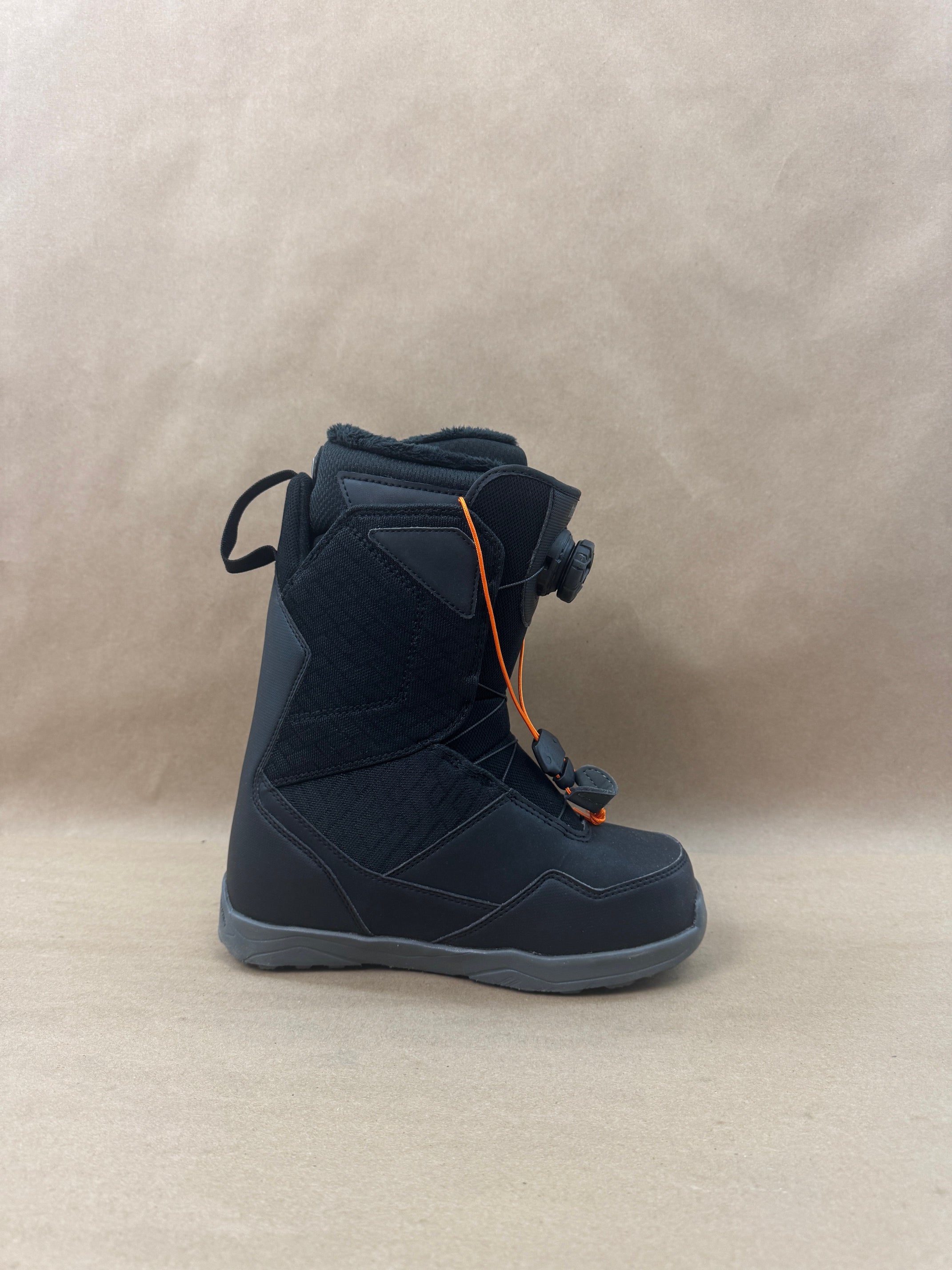 NEW ThirtyTwo Kids BOA Snowboard Boots - Men's Size 5.0 / Women's