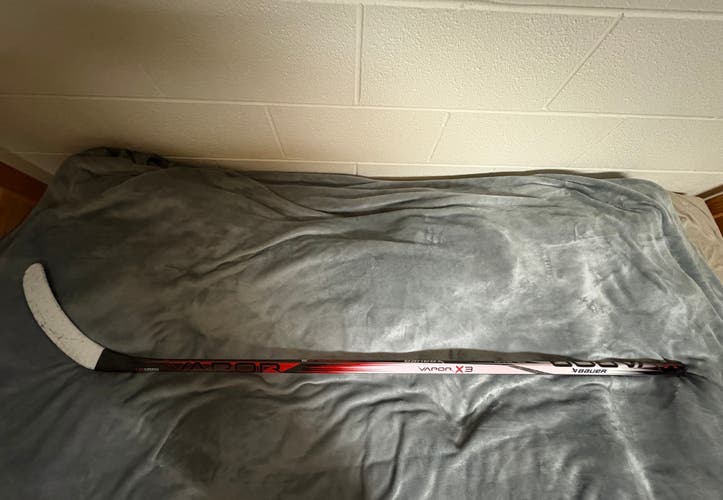 Intermediate Bauer Left Hand Hockey Stick P92 55 Flex (Used)