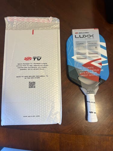 Selkirk LUXX Control Air Invikta Pickleball Paddle - Blue