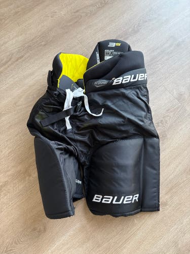 Senior Large Bauer Supreme 3S Hockey Pants (Used)