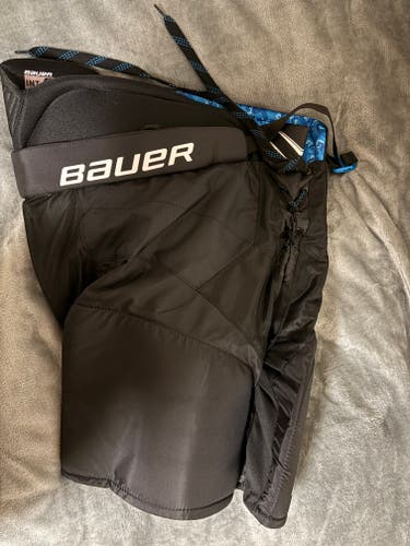 Intermediate Large Bauer Hockey Pants (Used)