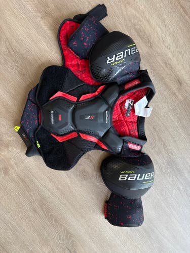 Medium Senior Bauer Vapor 3X Shoulder Pads (Used)