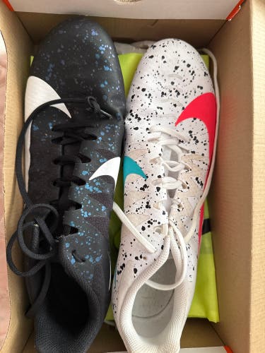 White and Black Unisex Size M 12.0 (W 13.0) Adult Nike Shoes (Used)