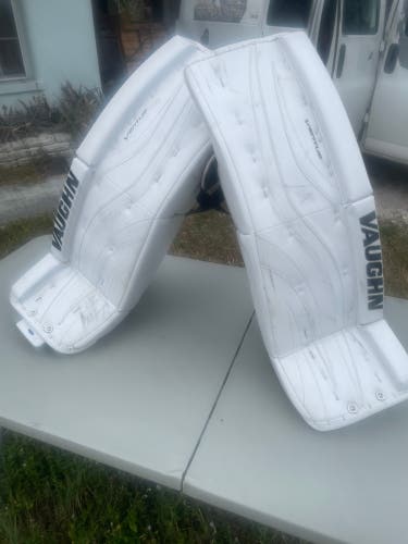 32" Vaughn Ventus LT88 Goalie Leg Pads Pro Stock (Used)