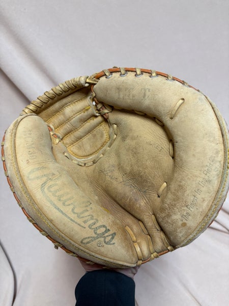 RH Rawlings RCM30 Catcher's Glove (Used)